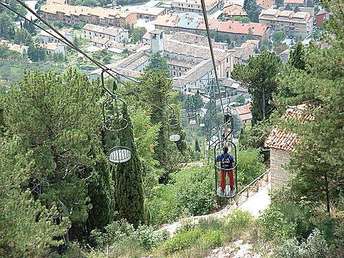 Gubbio Notizie: La Funivia di Gubbio: 50 anni e non sentirli